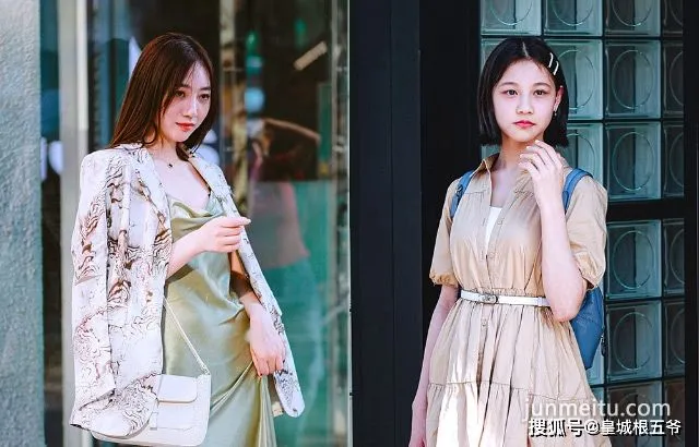 街拍街拍小心機女孩的穿搭技巧，她們的穿搭有着獨特魅力和個性特征