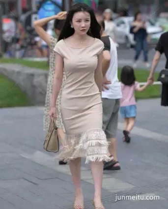 街拍緊身裙, 顯身材, 更顯美女優雅的氣質