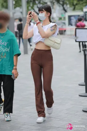 街拍時尚女生的西褲穿搭示範, 個性幹練, 美出了不同的風格