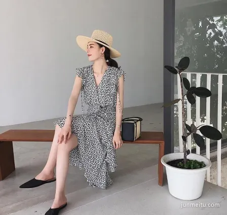 街拍夏季連衣裙, 很好拉長腿部線條吸引無數眼球
