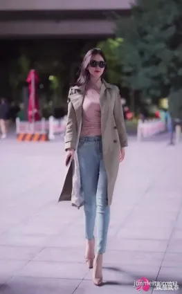 街拍九分牛仔褲搭十公分高跟, 都市女郎範, 美的獨一無二