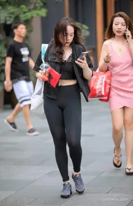 街拍緊身美女的潮流裝照片走紅網絡