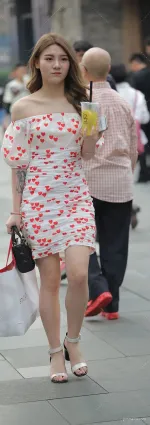 街拍短裙涼高嫩腳美女圖片