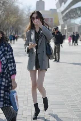 美腳街拍社|這位身材骨感的姑娘，有着大長腿的優勢