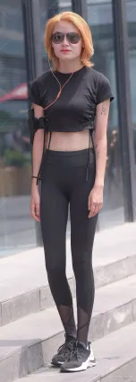 vip街拍氣質女郎緊身褲，端莊優雅溫柔可人