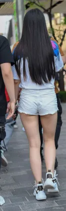 520魔鏡街拍多美的短褲美女，怎麼就是别人家的了