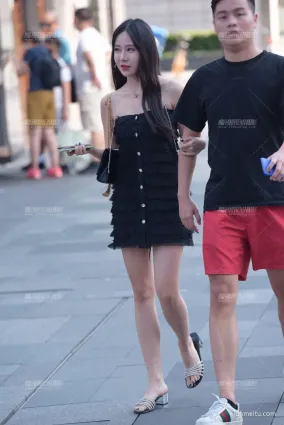 街拍高清大圖小姐姐溫柔性感又粘人，男朋友真幸福