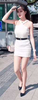 韓國街拍高挑短裙肉絲美女，這身材估計沒幾個人會拒絕