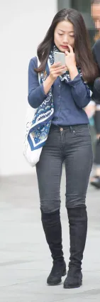 緊身牛仔褲長靴時尚清純校花的寫真