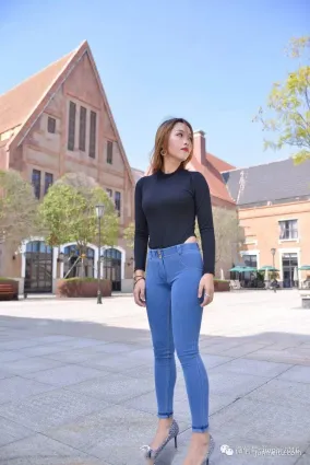 街拍緊身牛仔褲，這美女你給多少分？