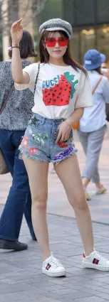 街拍cd穿牛仔短褲果斷是讓腿好看很多