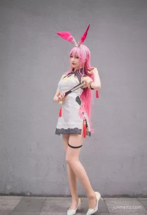 換個口味動漫角色扮演，Cosplay性感小姐姐白皙絲襪美腿小姐姐