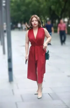 街拍美少婦其實就是這種有肉感的感覺也很美