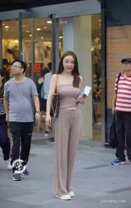 學校來了新老師，以後再也不會曠課了！