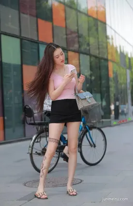 街拍飄逸的長發，完美的顔值