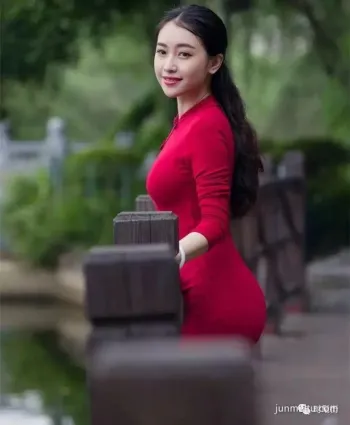 這款旗袍連衣裙讓你更有女人味