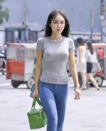 3a街拍今天周末，碰到女神買菜了，該如何打招呼？