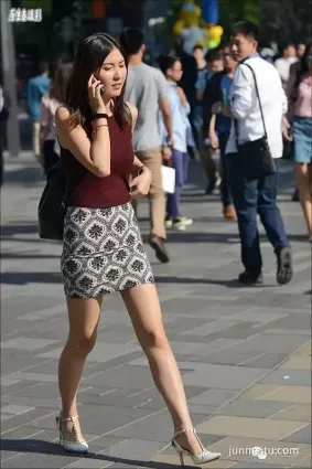 街拍美女當心，你正被人偷窺！（組圖）