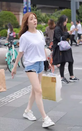街拍這樣搭配就沒必要了
