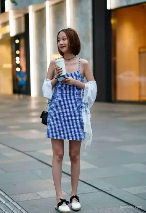 街拍時尚美眉小姐姐