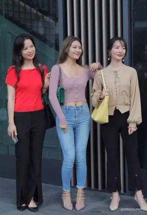 街拍 緊身大牛，真的超級棒