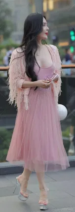 三裡屯街拍這是我見過最有女人味的少婦