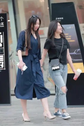 街拍樣子很清新動人的美