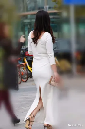 街拍穿搭時尚氣質美顔值高身段好