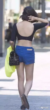 街拍我就喜歡小姐姐穿這樣的衣服！