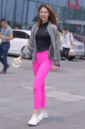 街拍非常好看的女神