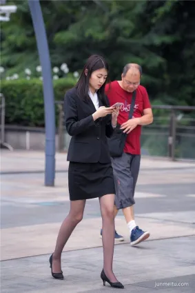 極品制服絲襪高跟美女