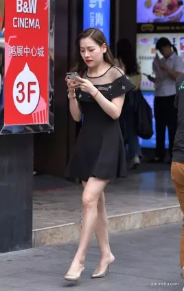 街拍顔值高時尚氣質居家大姐美身段好哦