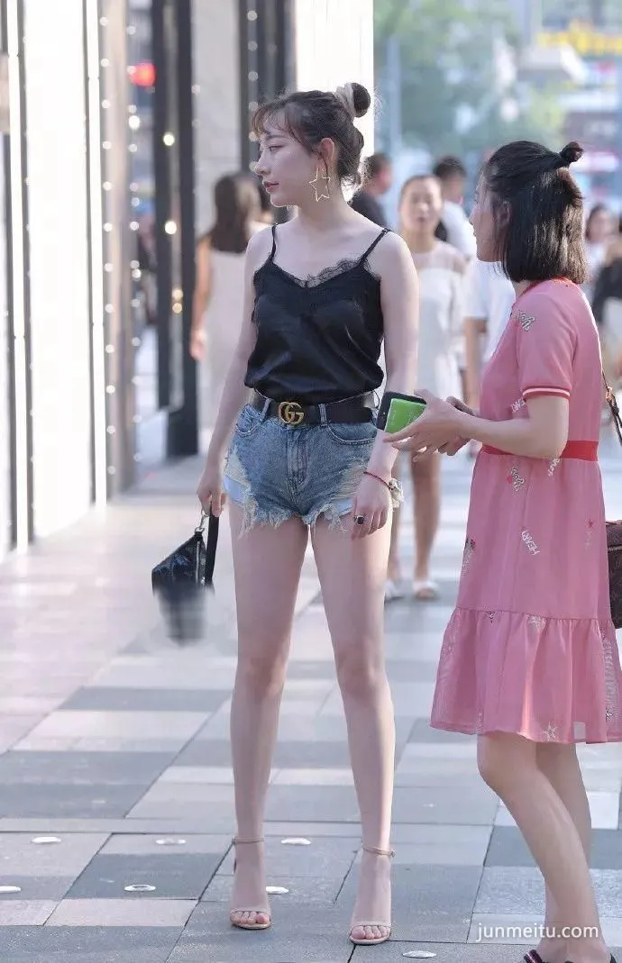 Street Snap Excellent photo 1