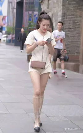 街拍這鞋子是什麼風？