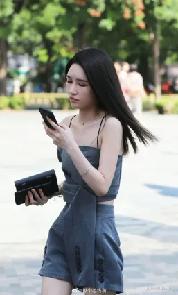 街拍這衣服是西裝改的嗎？ ​​​​