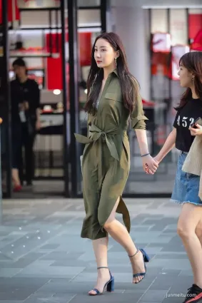 街拍長得美，笑得也美，有氣質讓人心動