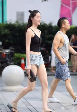 街拍有顔有腰有腿，我又相信愛情了