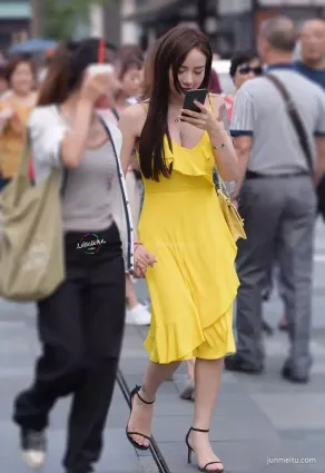 街拍披肩發時尚美眉燈大定大美
