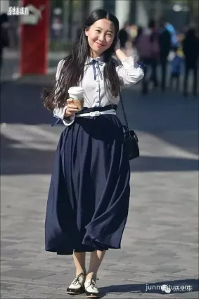 街拍美女被街拍後的有趣表情！（組圖）
