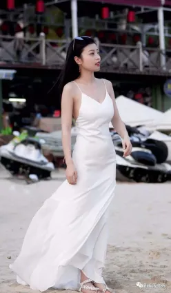 街拍這吊帶裙，我覺着可以！