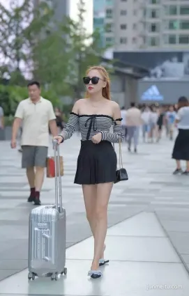 街拍一個人去旅行嗎？