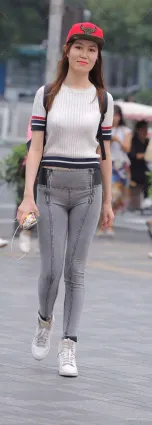 街拍牛仔門戶人家