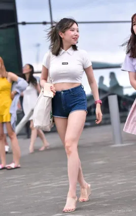 街拍女孩夏天最完美的搭配