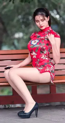 高挑旗袍完美身材大長腿氣質女郎