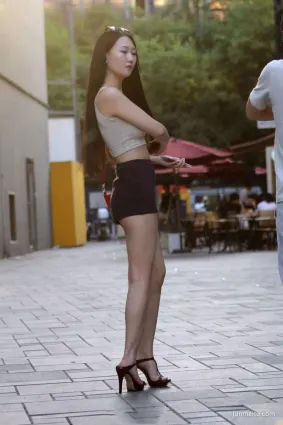 街拍小姐姐，真高挑啊