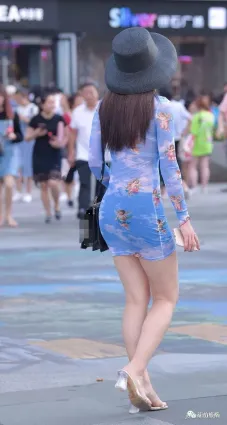 街拍時尚穿搭連衣裙美搭身段好顔值高