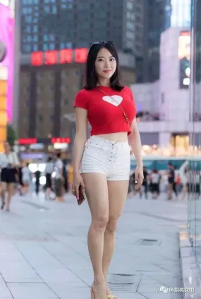 街拍白色牛仔短褲搭配