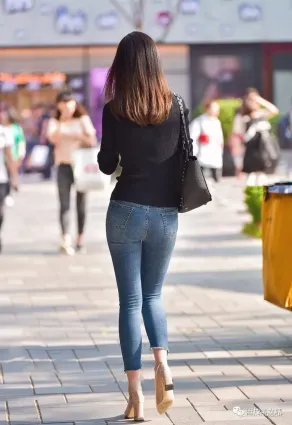 街拍身材好，顔值高