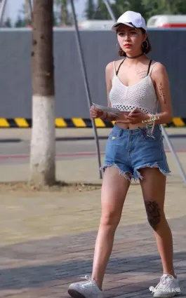 街拍涼爽的搭配