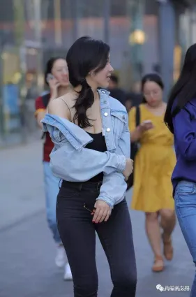 街拍懂事的肉